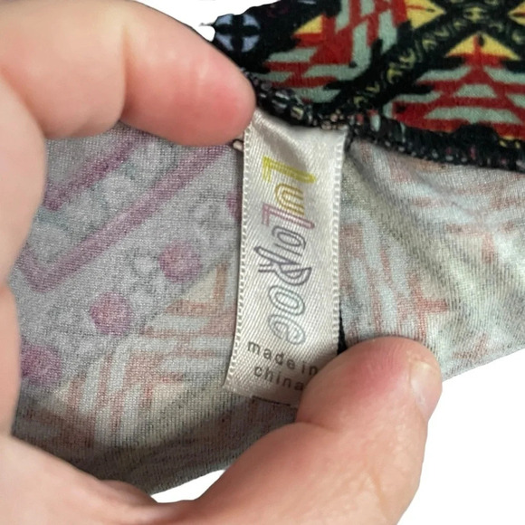 LulaRoe Women’s Aztec Tribal Print Leggings Multicolor Size Tall & Curvy (12-18) - Picture 8 of 9